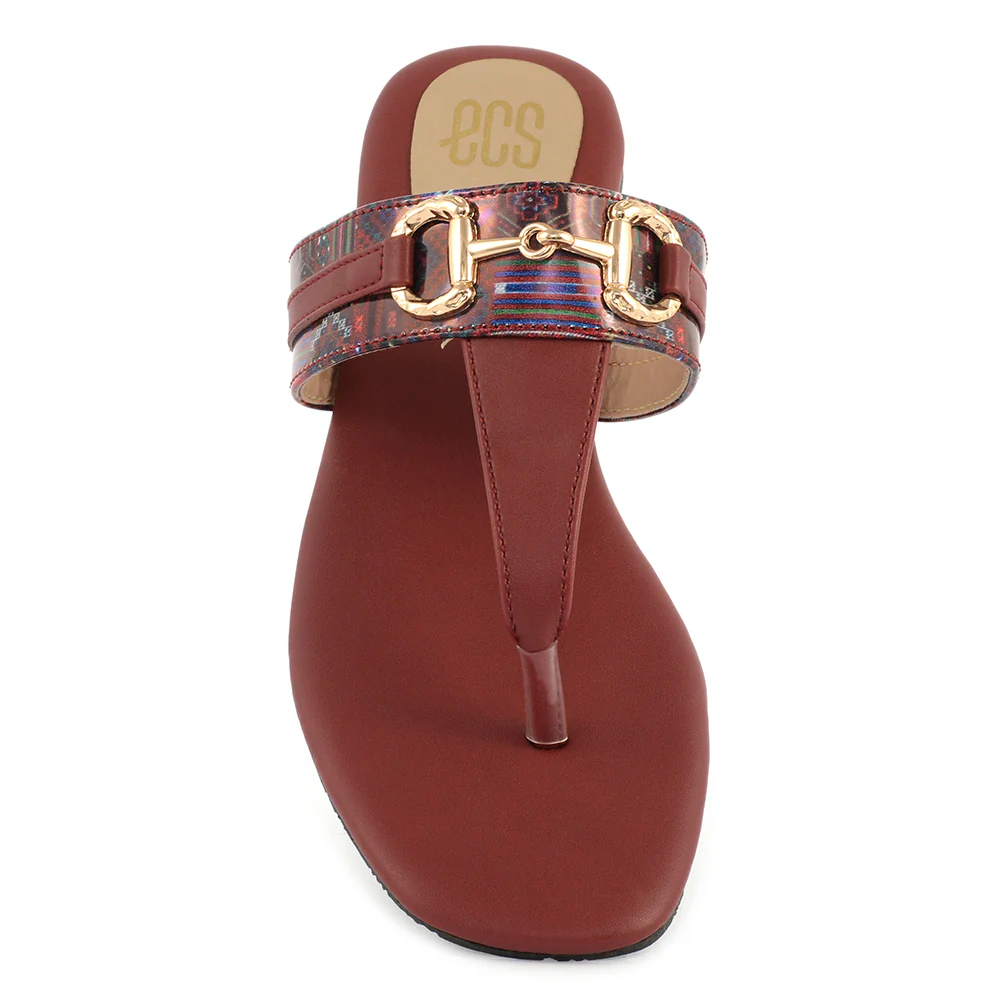 Buckle Detail - Image 4
