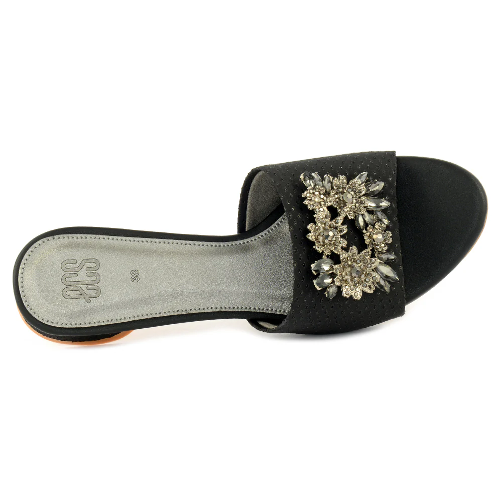 Minimalistic Slippers - Image 7