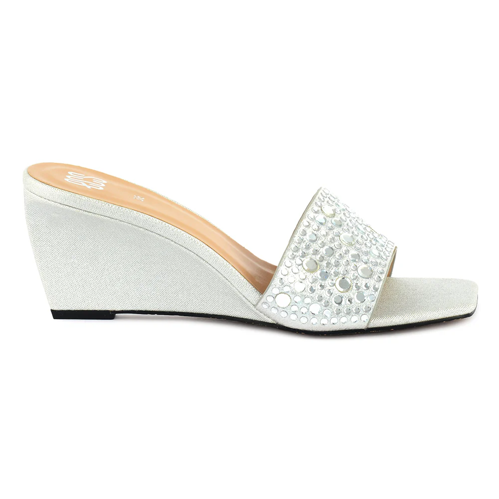 Glamour Step Slippers - Image 2