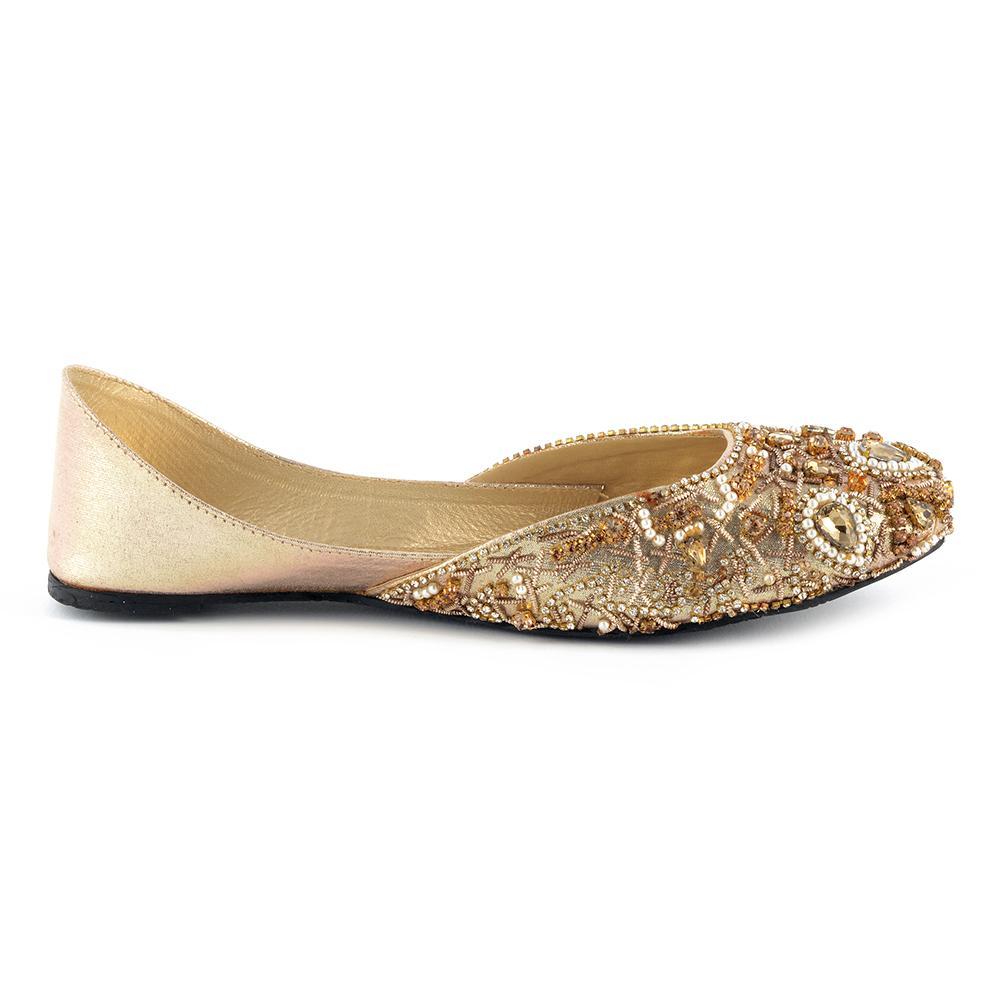 Embroidery on glossed Khussa - Image 2