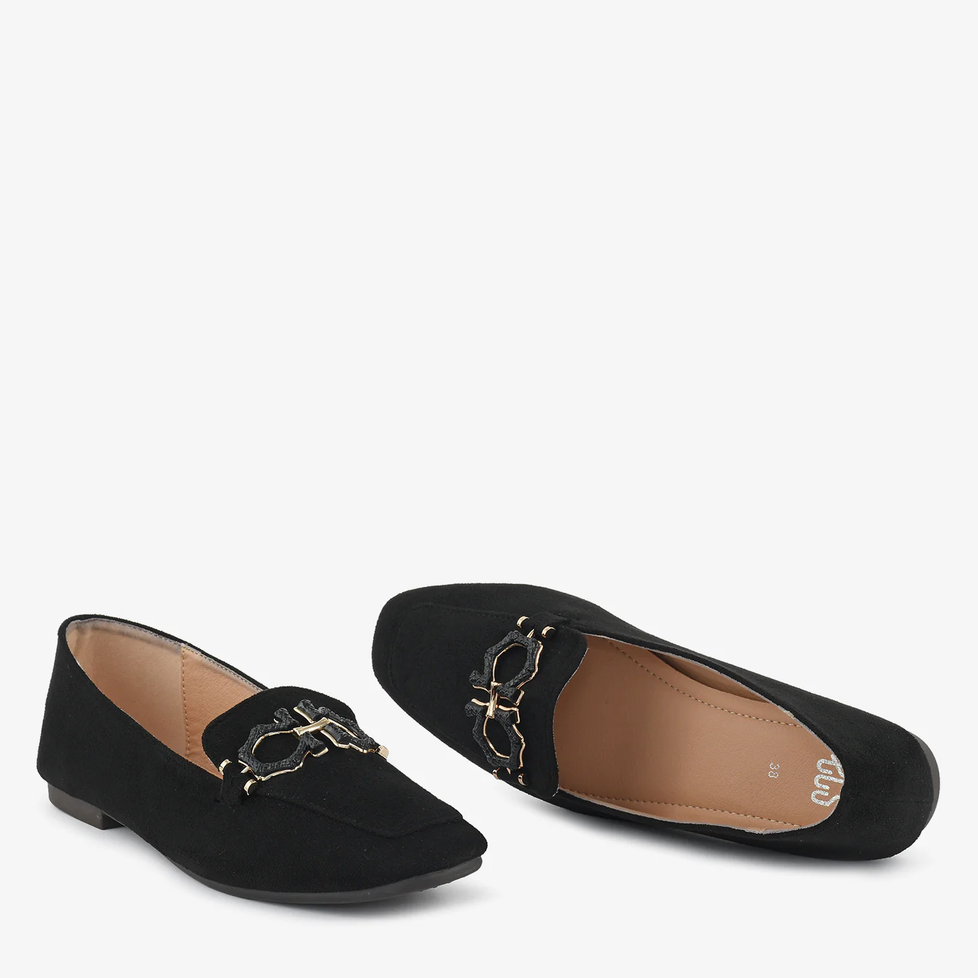 Chic Charm - Image 2