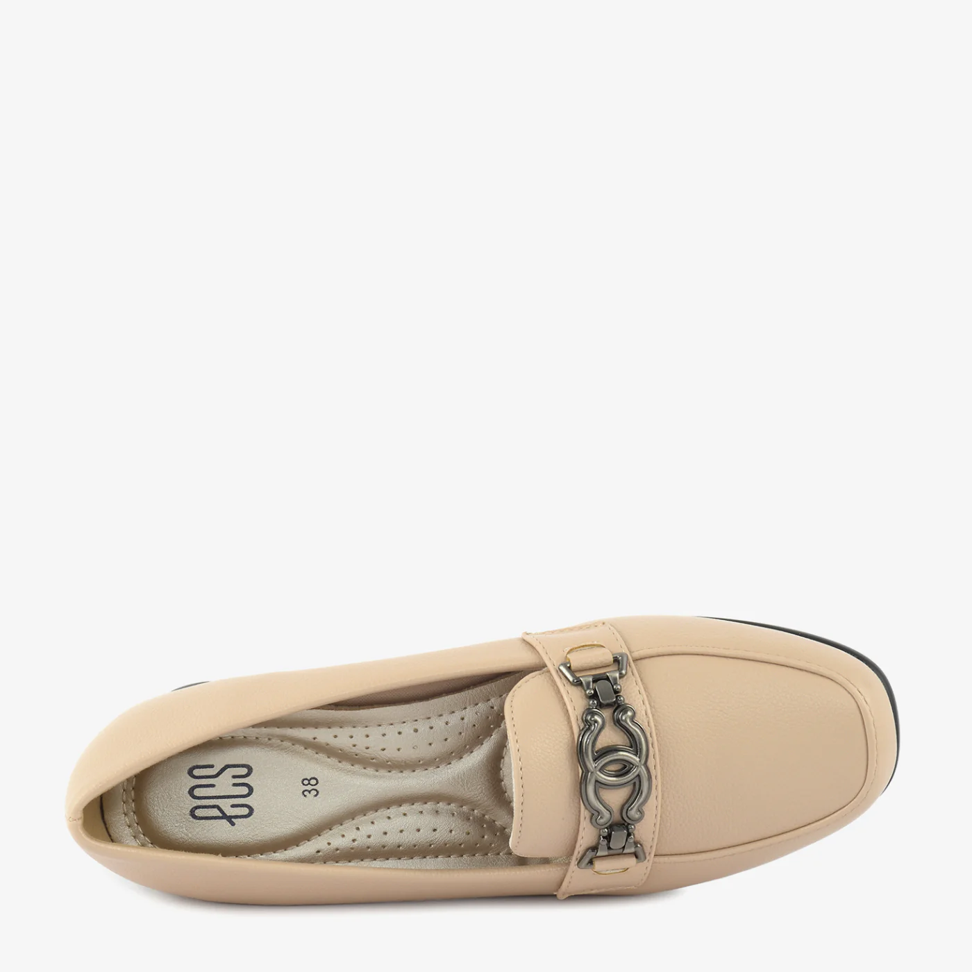 Chic and Classic - Image 7