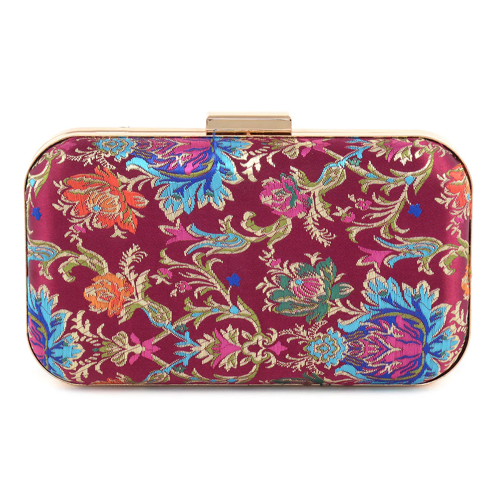 Print Perfection Chain Clutch - Image 4