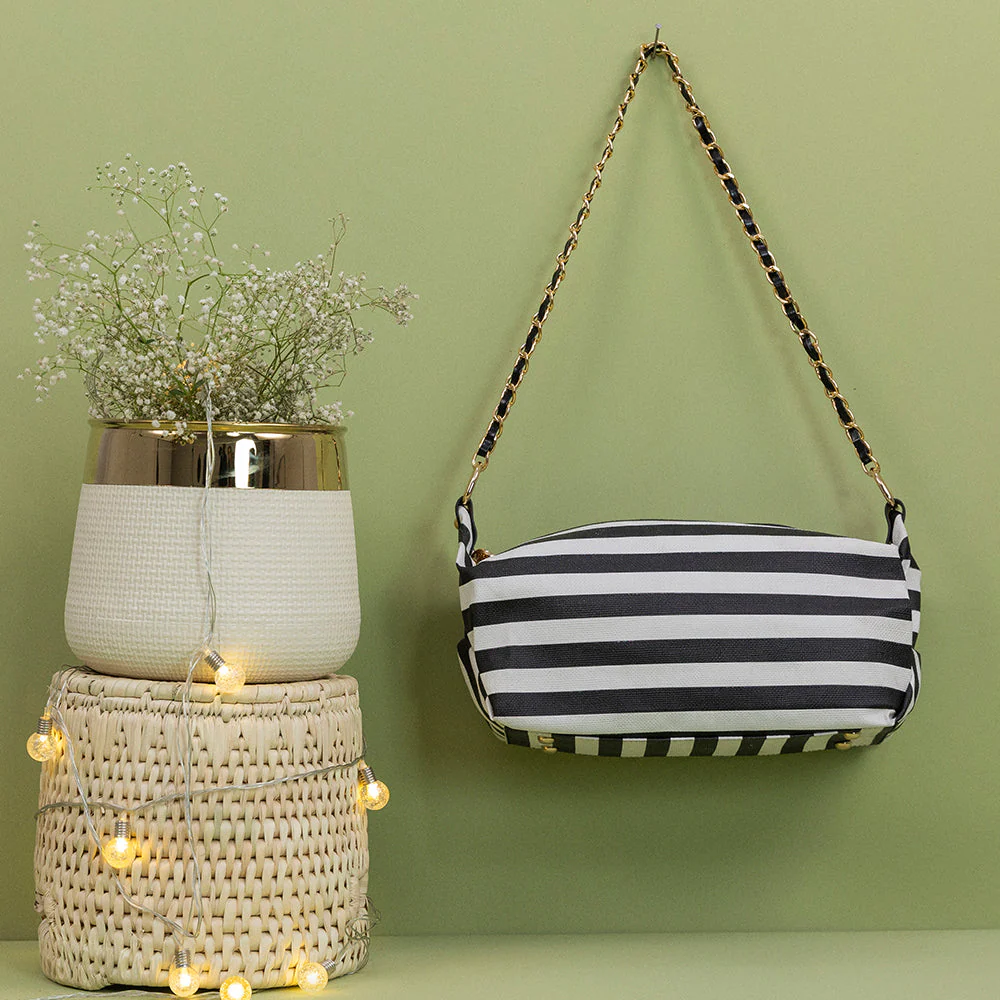 Eclipse Chain link Shoulder Bag - Image 3