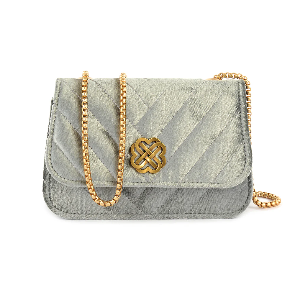 Velvet Quilted Splendor - Image 4