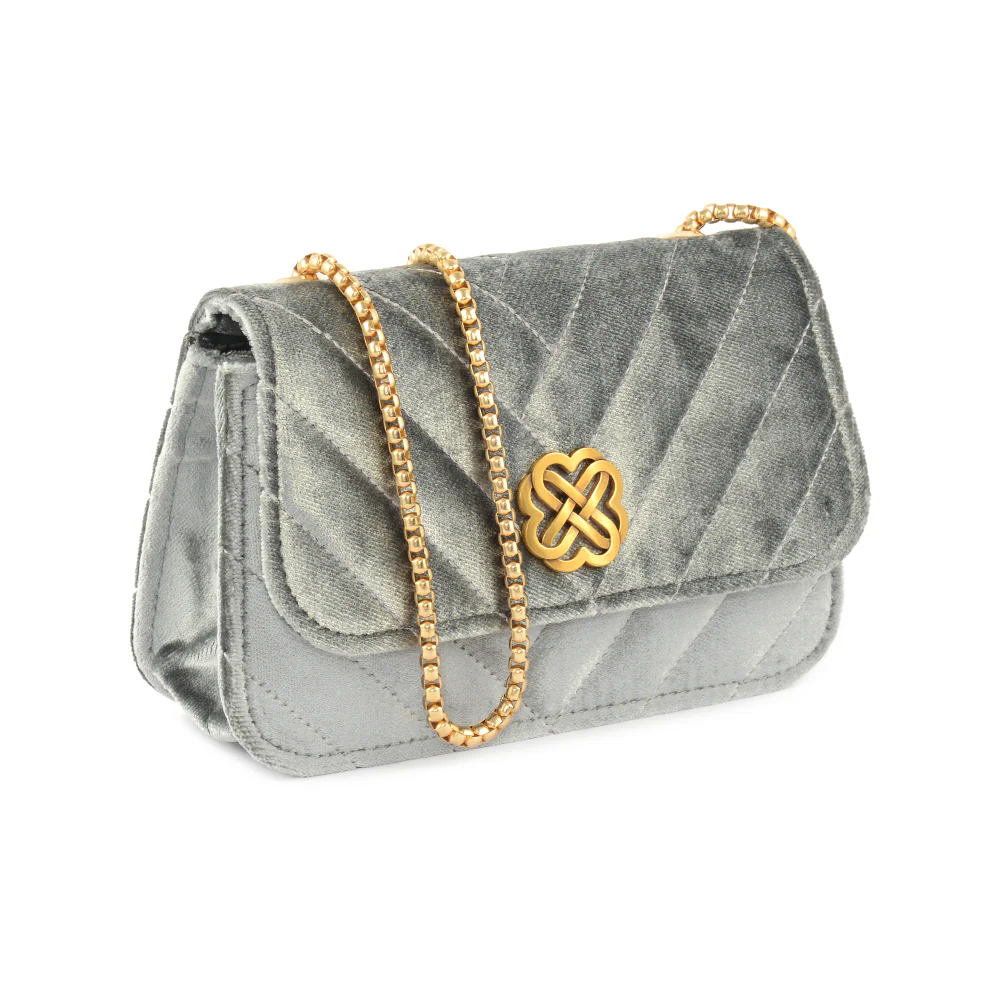Velvet Quilted Splendor - Image 6