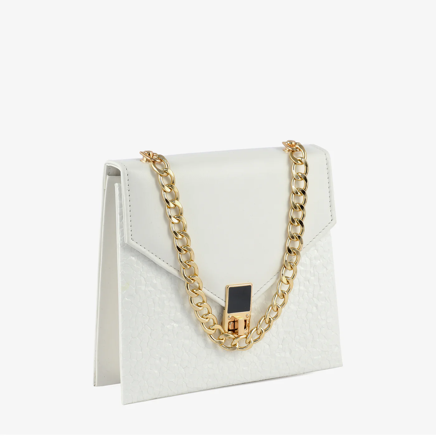 Chain Chic - Image 10