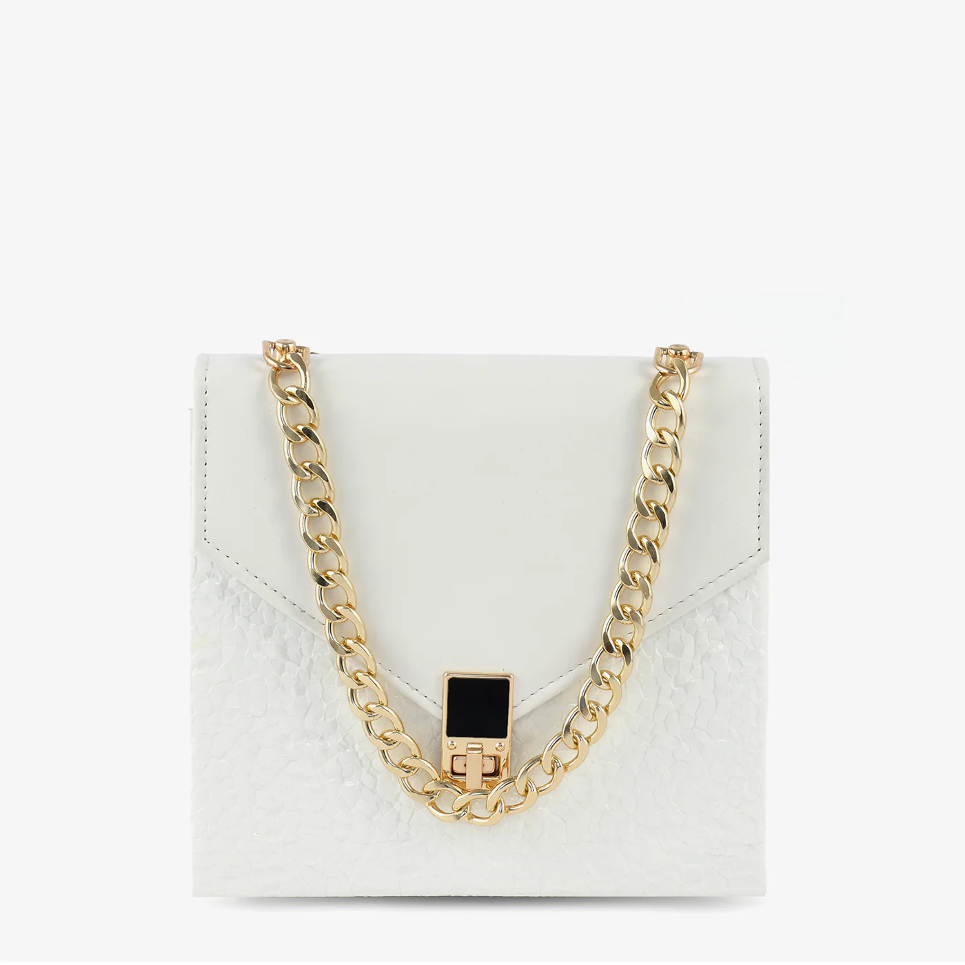 Chain Chic - Image 8